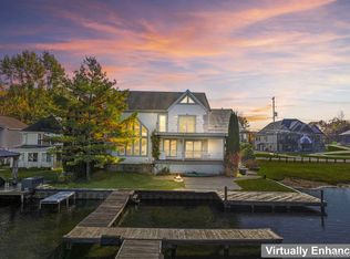 2076 S Long Lake Rd, Fenton, MI 48430