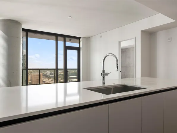 610 Davis St #2408, Austin, TX 78701
