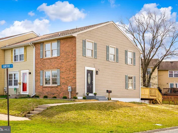 1 Guinevere Ct, Rosedale, MD 21237
