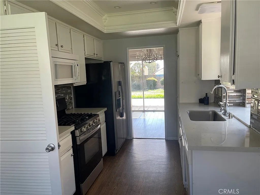 3 bed, 1322 sqft, $3,000 — Photo 4