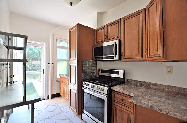 Rented by Compass | media 9