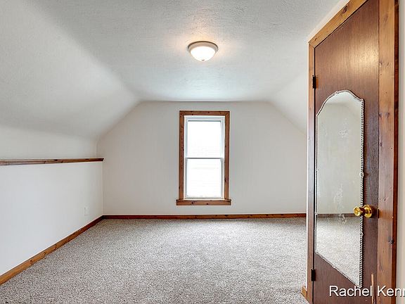3rd image of 1417 Alpine Ave NW