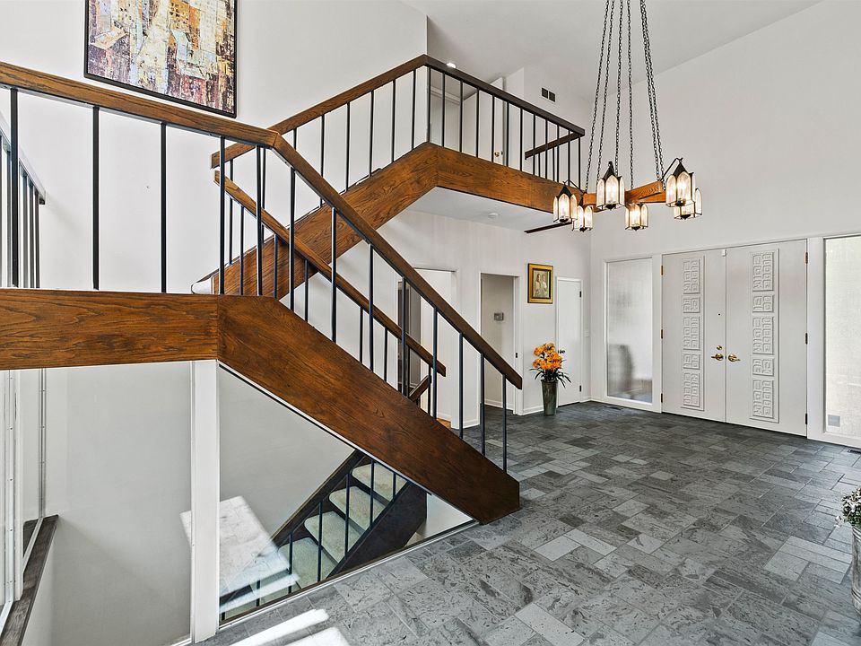 1st image of 4210 Deepwood Dr