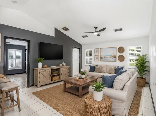 2246 86th Ct, Vero Beach, FL 32966