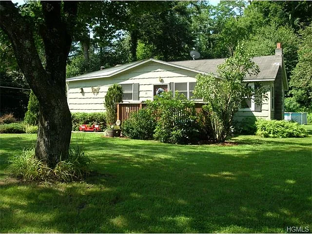 36 Chris Dr photo 1