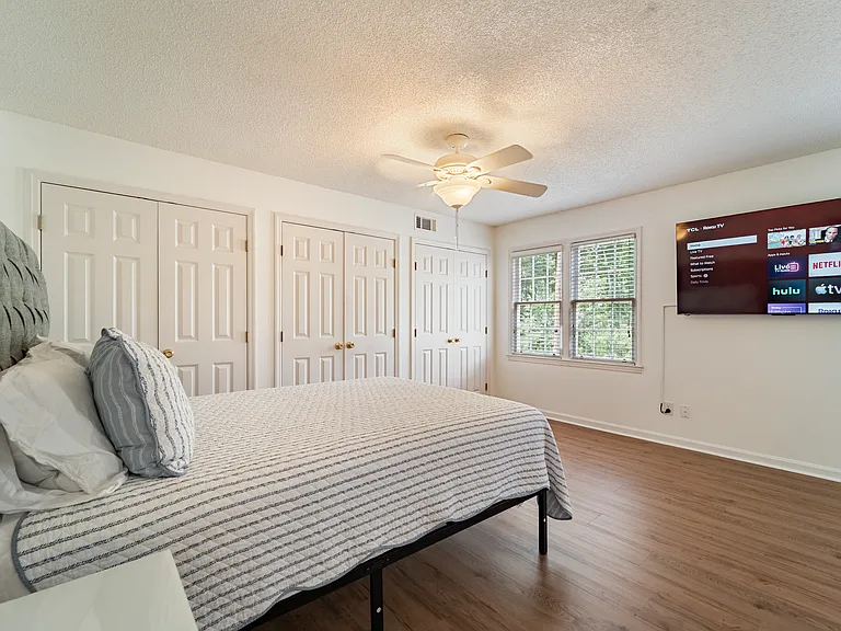 605 Regent Rd — Photo 24