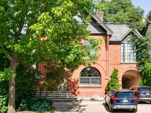 46 Bernard Ave, Toronto, ON M5R 1R2