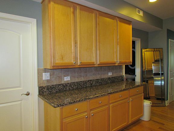 4th image of 2537 N Hamlin Ave #3S