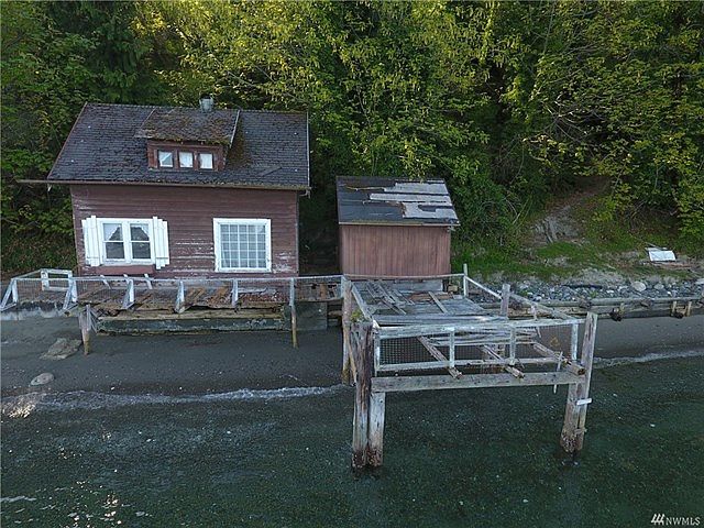 2nd image of 10605 Sunrise Beach Dr NW