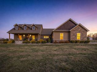 5909 Feezor Rd, Farmington, MO 63640