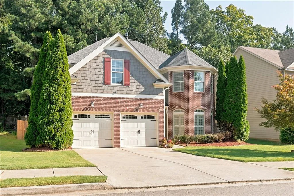 4 bed, 3.0 bath, 2904 sqft, $2,995 — Photo 3