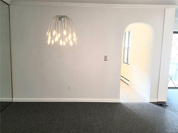 5th image of 984 Sierra Vista Ln