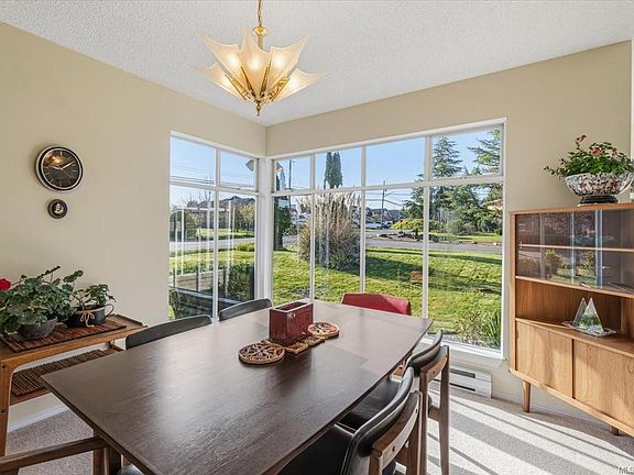 5th image of 1095 Pepper Pl