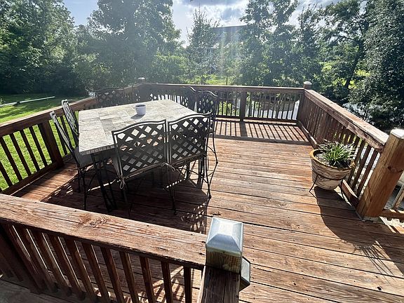 5th image of 2040 Wilkinson Ln