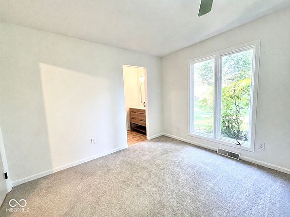 5th image of 2910 Stillman Ave