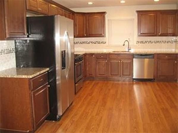 2nd image of 127 Linden Ave #2