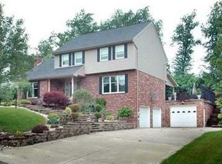 1033 Manor Vue Ct, Delmont, PA