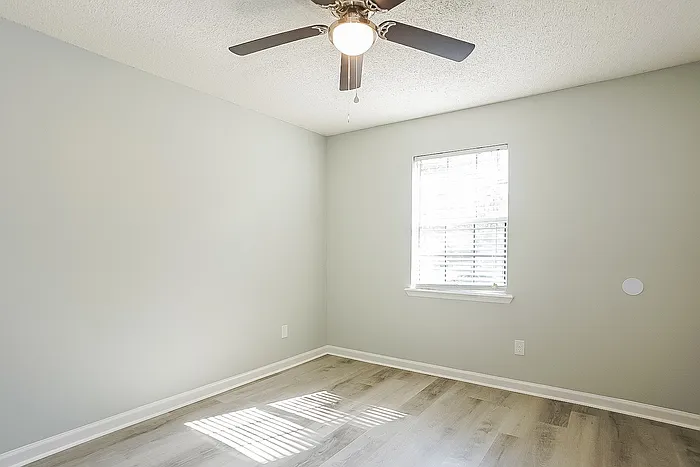 4011 Villa Ln — Photo 7