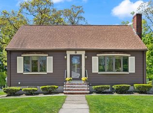 8 Poplar St, Woburn, MA 01801