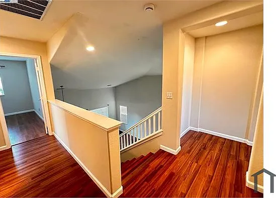 821 Tulare Dr — Photo 15