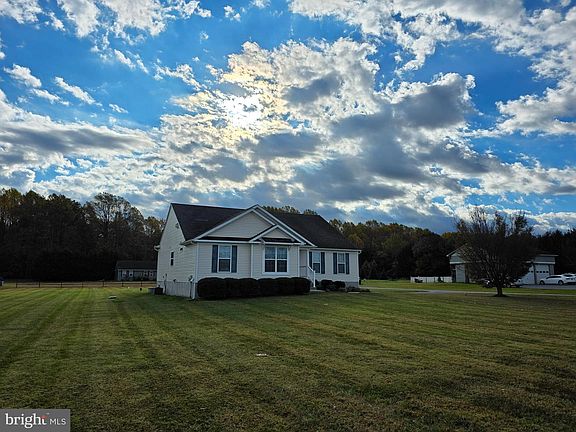 3rd image of 21643 Beauchamp Ln