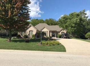N22W26590 Shooting Star Rd, Pewaukee, WI 53072