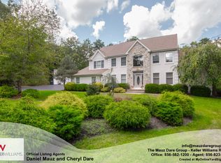 13 Madison Ct, Southampton, NJ 08088