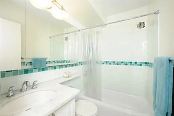 Rented by Douglas Elliman | media 8