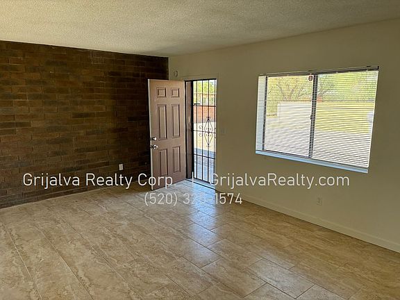 2nd image of 3220 E Blacklidge Dr #3222