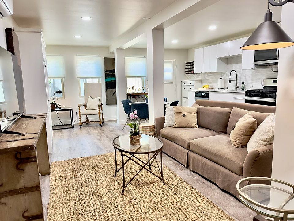 1st image of 2943-45 32nd St #2943