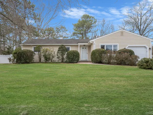 12 Stewart Circle, Centereach, NY 11720