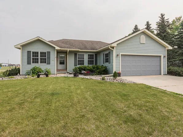 616 6th St NE, Perham, MN 56573