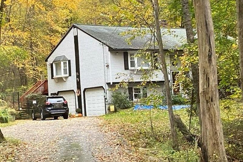 1st image of 203 Thayer St
