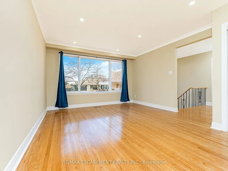 113 Poynter Dr — Photo 8