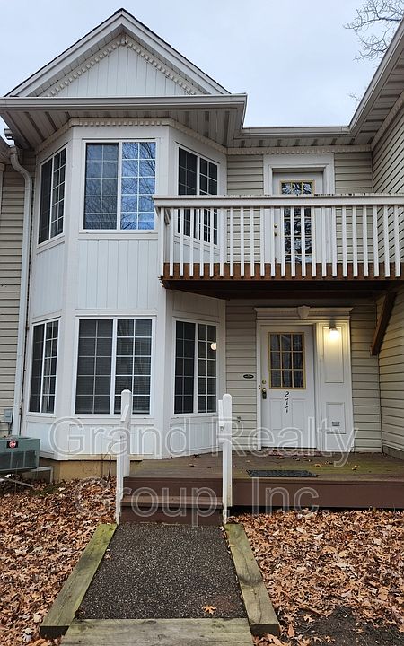 1st image of 277 W Treehouse Ln