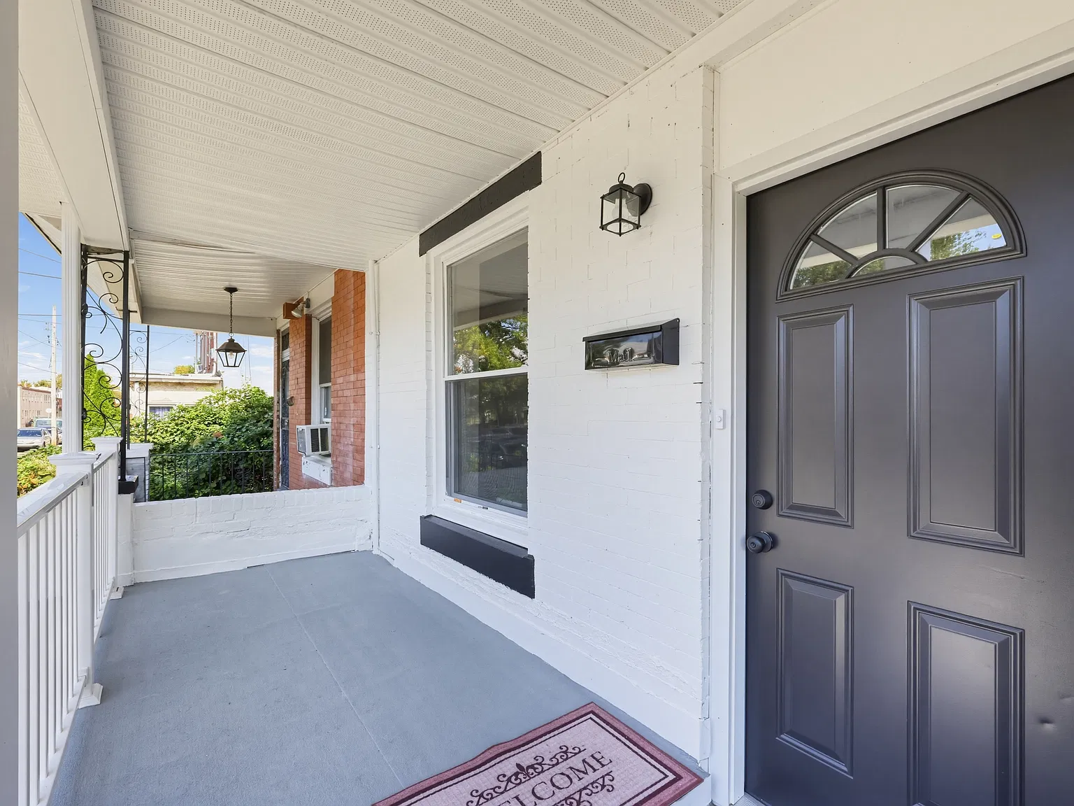 3 bed, 1230 sqft, $1,990 — Photo 2