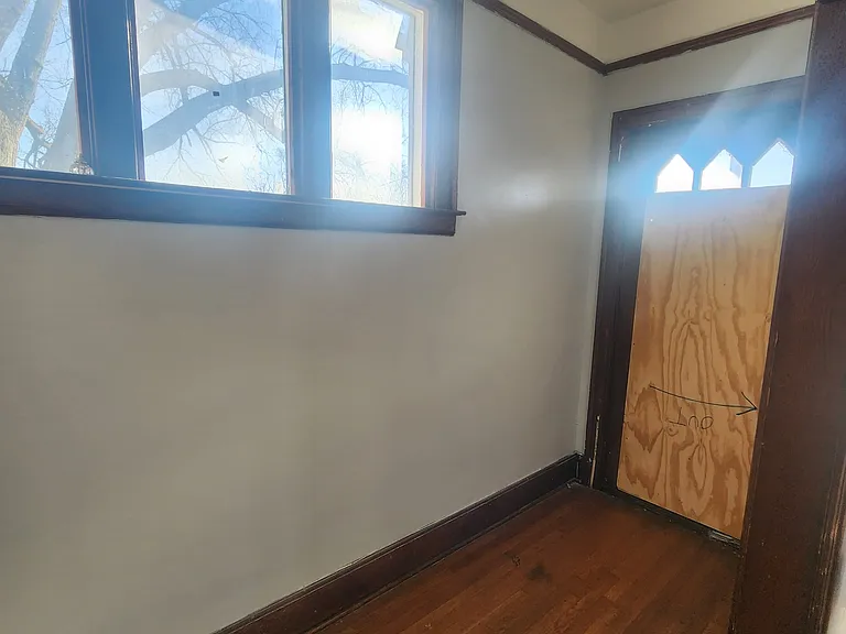 13700 Conley Ave #1 — Photo 7