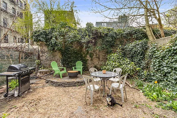 Rented by Compass | media 6