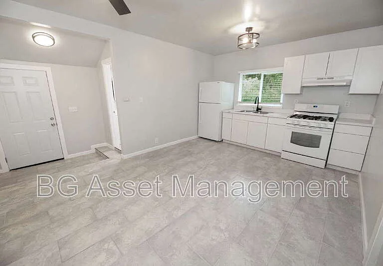 2803 Sabral Cir #A — Photo 2