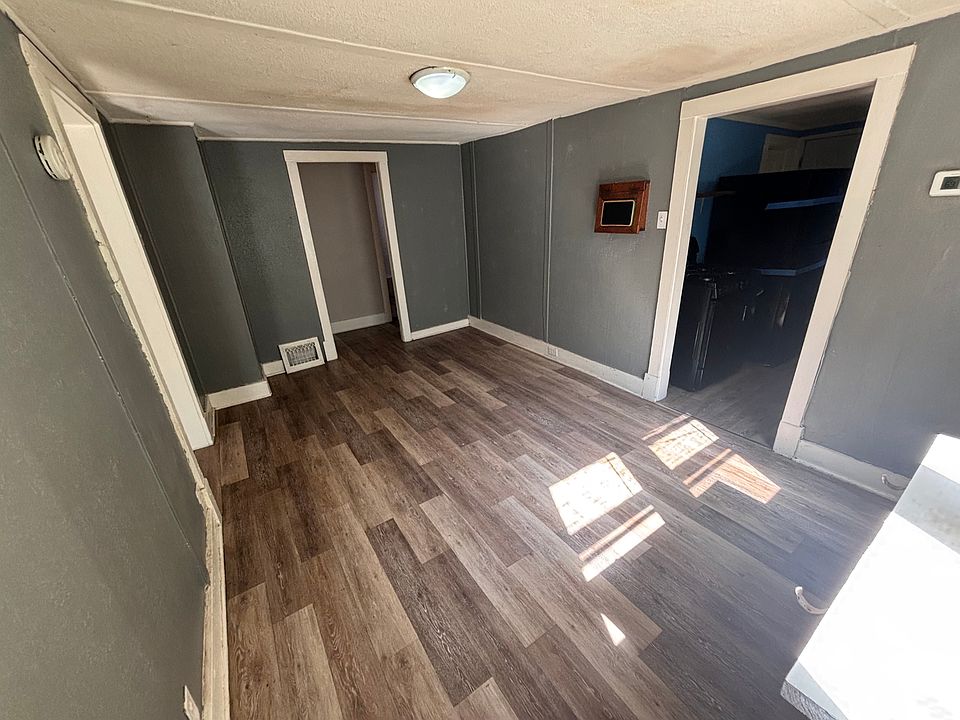 1st image of 125 S Willow Ave