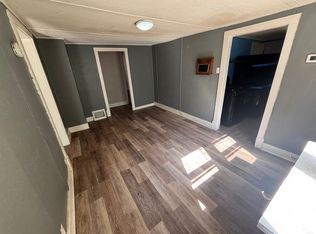 125 S Willow Ave, Sugar Creek, MO 64053