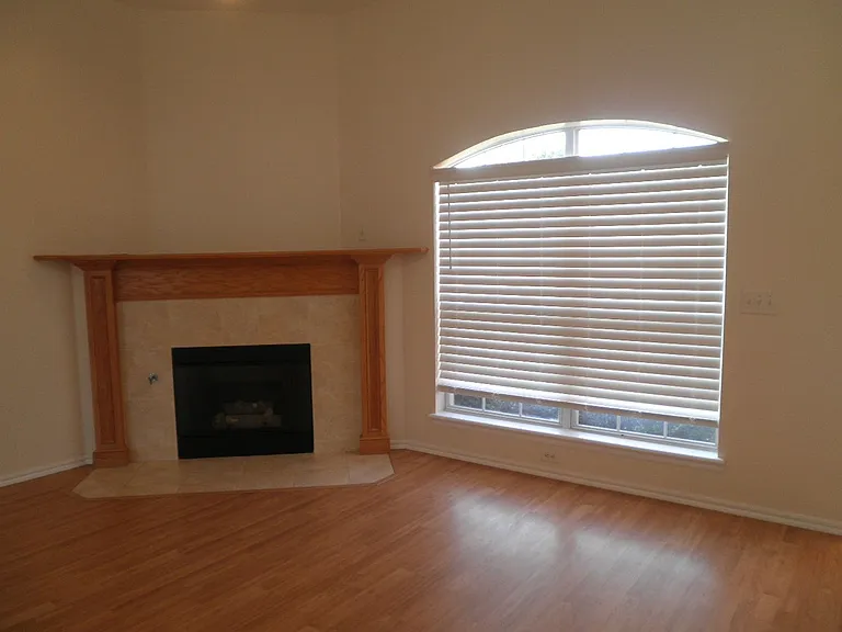 407 Woodbriar — Photo 2