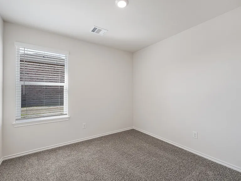 1709 Potomac Ln — Photo 8