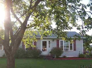4 Matthew Ln, Coxsackie, NY 12051