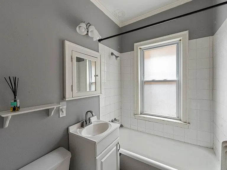 2733 Girard Ave S #106 — Photo 7