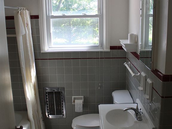 Main bathroom