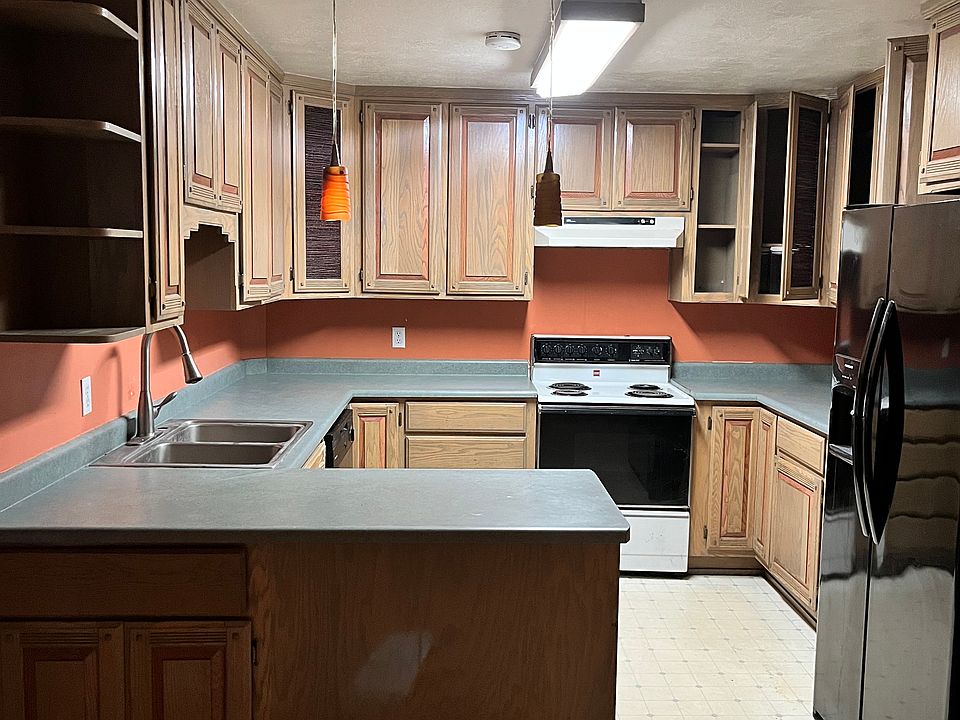 1st image of 616 Washington St NE #0