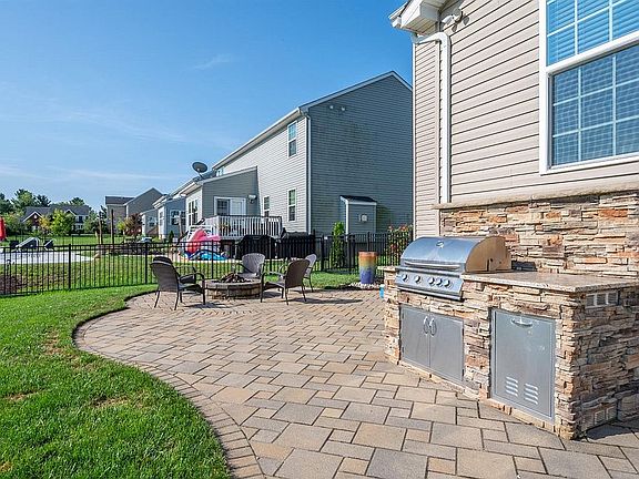 5th image of 4388 Kingfisher Ct
