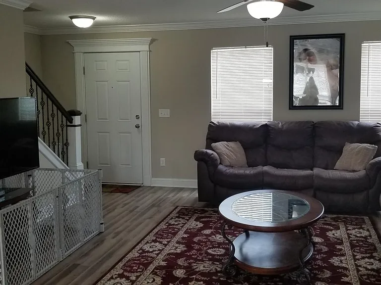 1108 Creekside Cir — Photo 6