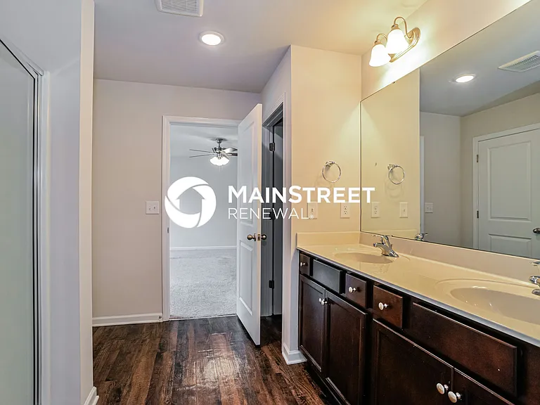 Main Bathroom